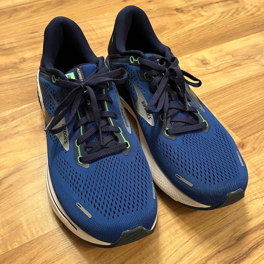 Men’s Brooks Adrenaline GTS 22 Running Shoes in Blue Size 10